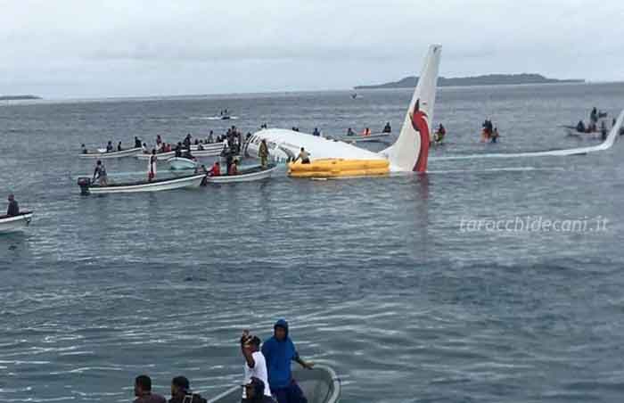 aereo ammarato per emergenza